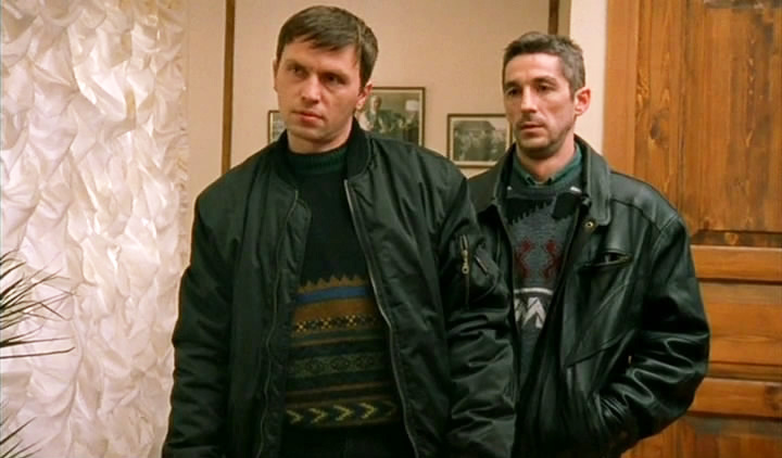 Макса принимают в «Семью»