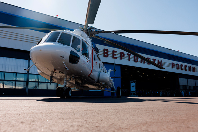    Что касается непосредственно вертолетов, то согласно действующей КПГА-2030 (с изменениями от 2024 года), заводы должны поставить 765 винтокрылых машин (отметим, что 187 из них — «Ансаты» и 303 — Ми-8 в модификациях Ми-8МТВ-1 и Ми-ВАМТ).   
Фото: «БИЗНЕС Online»