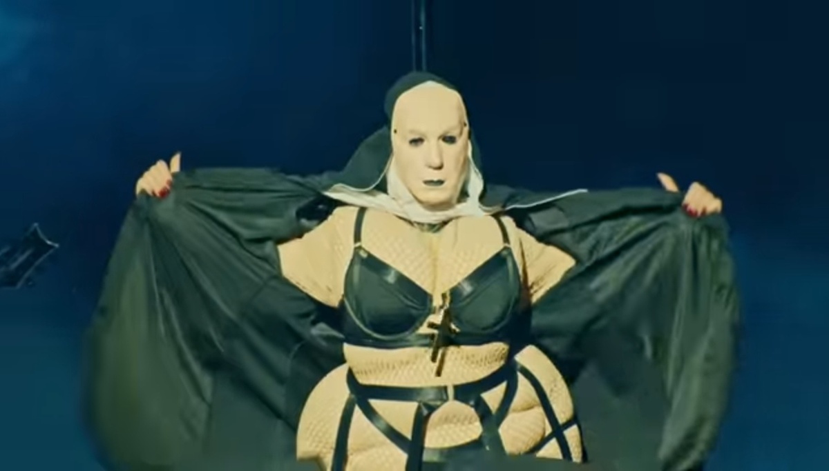 Это тоже Тилль? На лицо похож. 