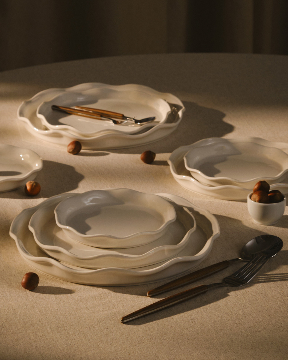 Тарелки с волнистым краем