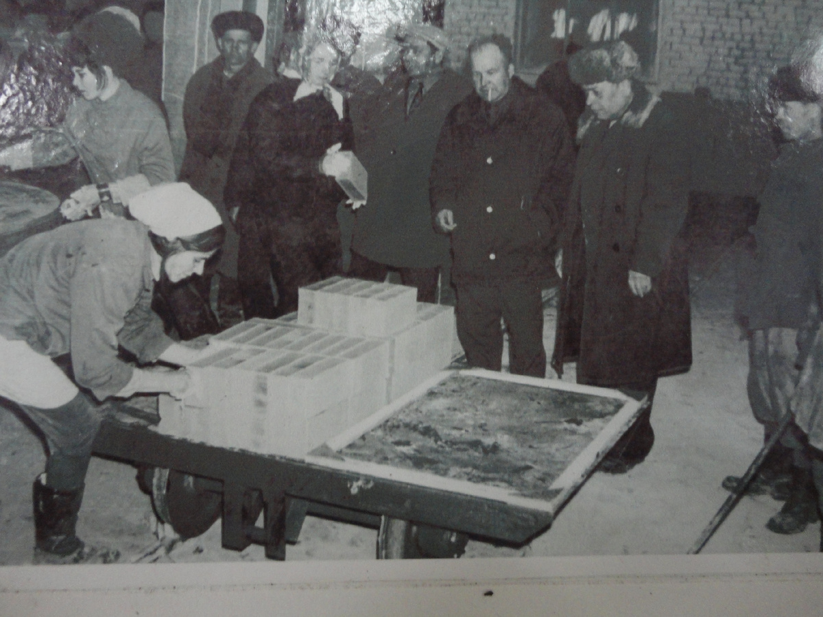 Первая партия кирпича