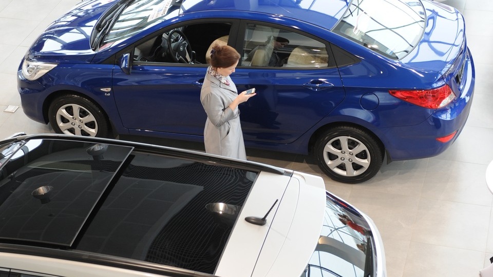 Женщина купила машину, а через 5 лет коллекторы забирают ее за долги… предыдущего владельца