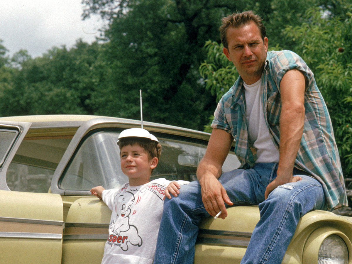 Кадр из фильма "Совершенный мир" (1993)