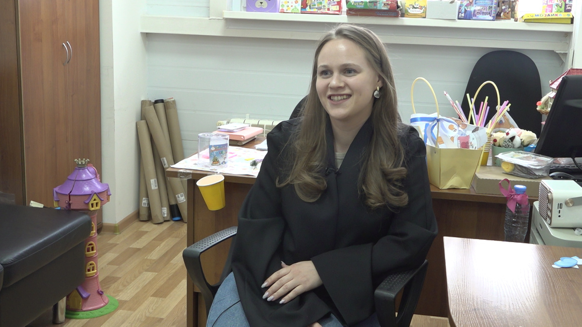 Сегодня Екатерина Лудина трудится (как наемный работник) воспитателем в детском саду «Аистенок» и реализует себя как деловая женщина – в статусе самозанятой работает логопедом.