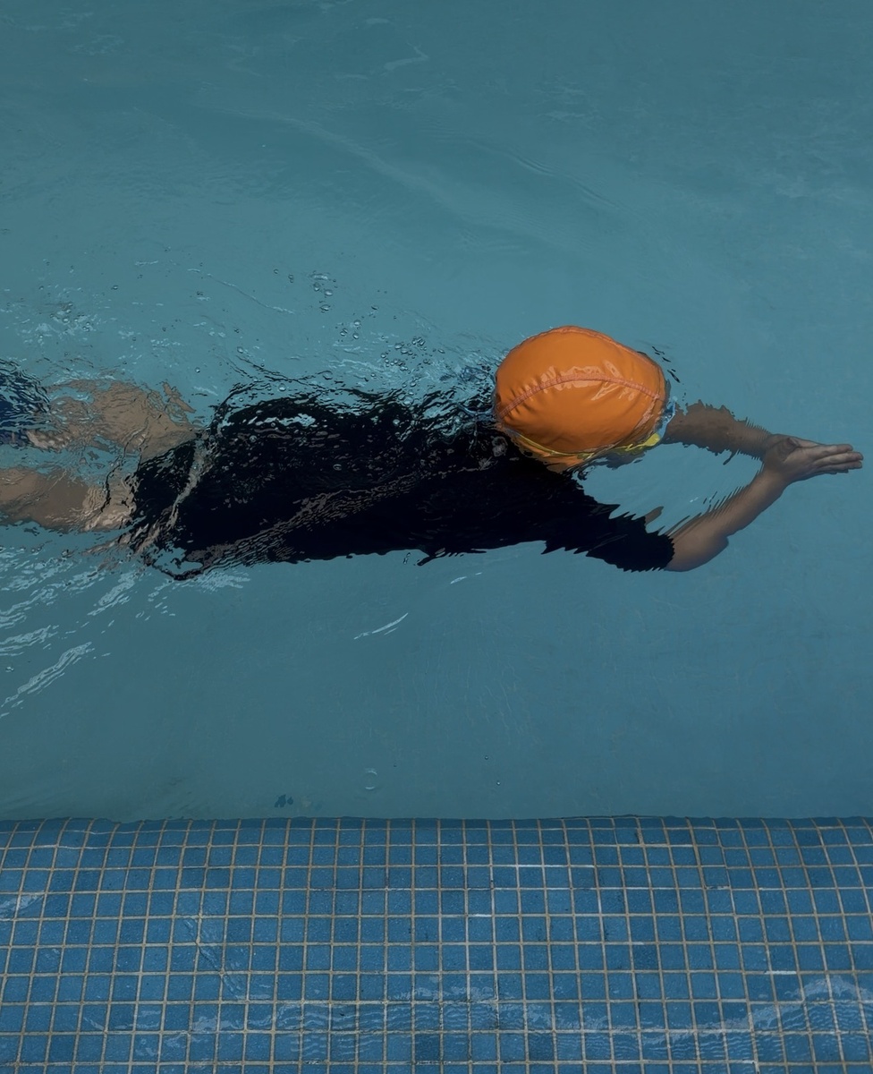 Сава отлично плавает и готовится к первым соревнованиям (!)