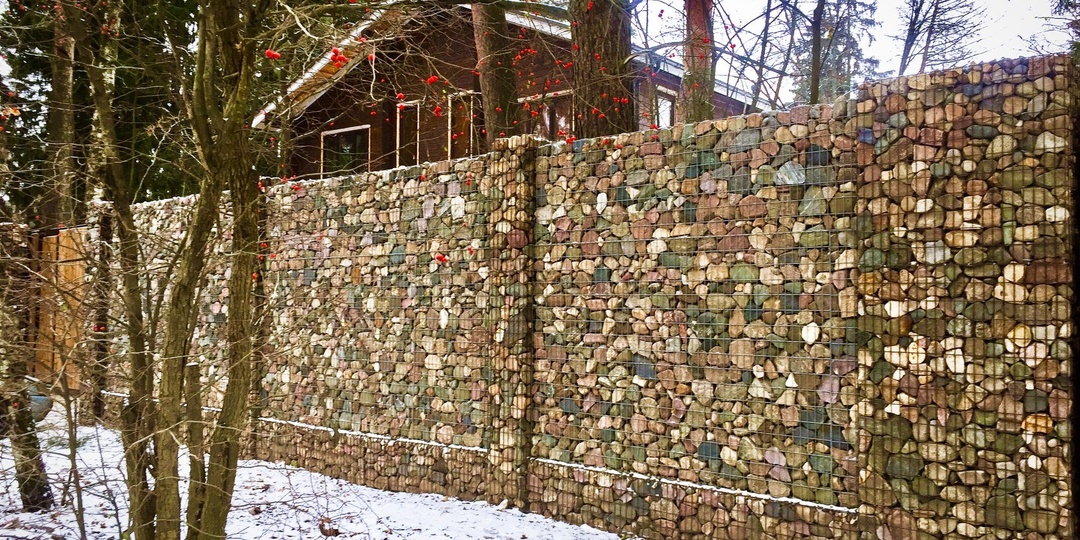 Забор из габионов. Дешевле, чем из профлиста, а вид намного красивее