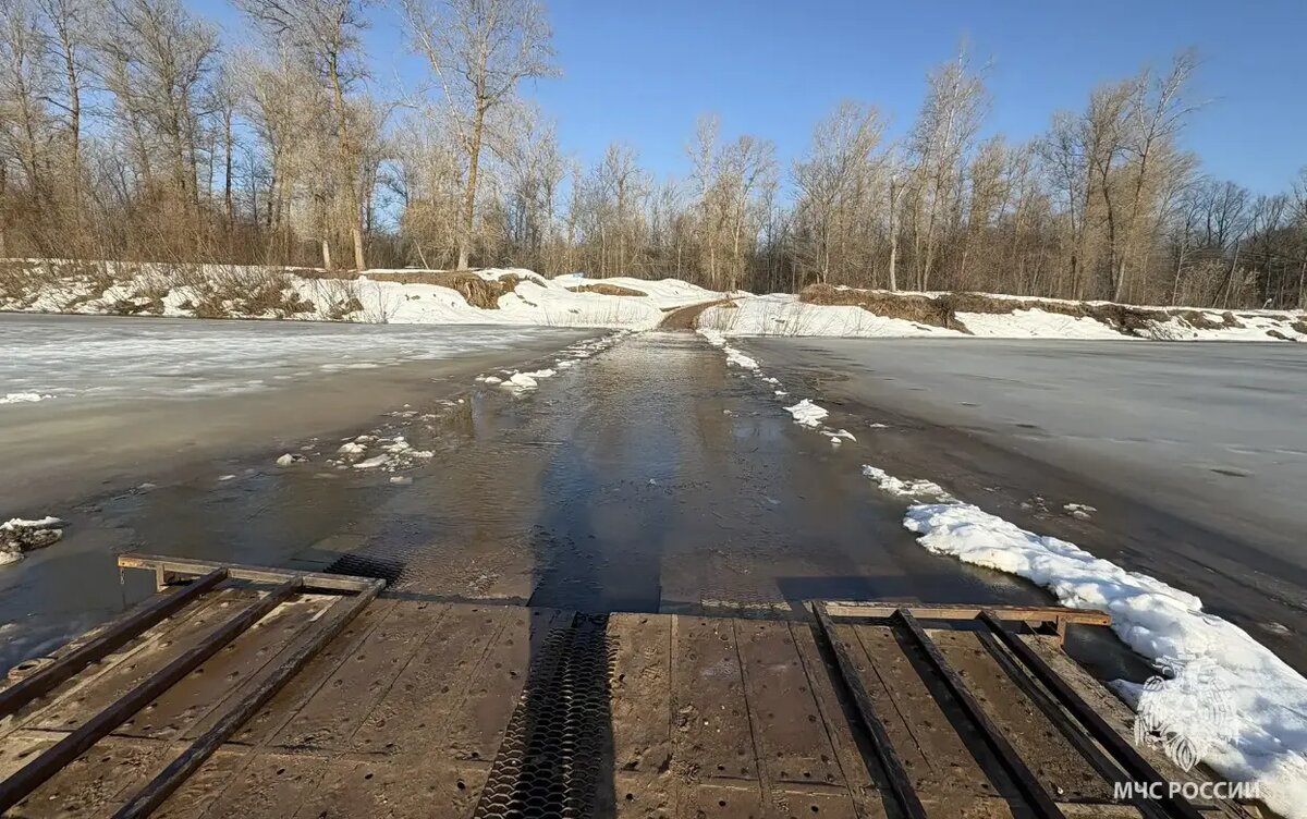    Мост через реку Вала вновь подтопило в Удмуртии