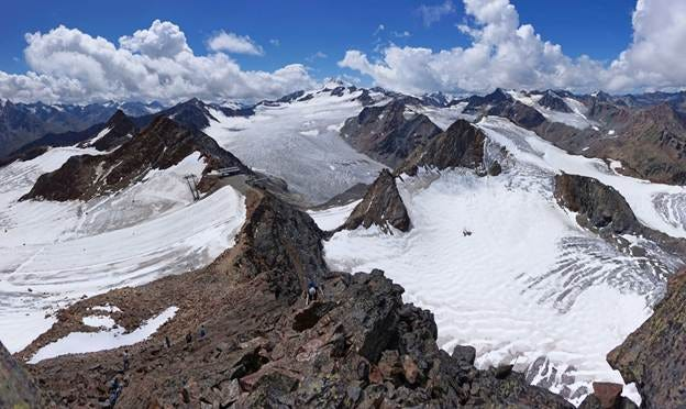 Эцтальские Альпы, суровый и ледяной ландшафт, где Эци встретил свой конец. Изображение Тии Монто, лицензия CC BY-SA 3.0.