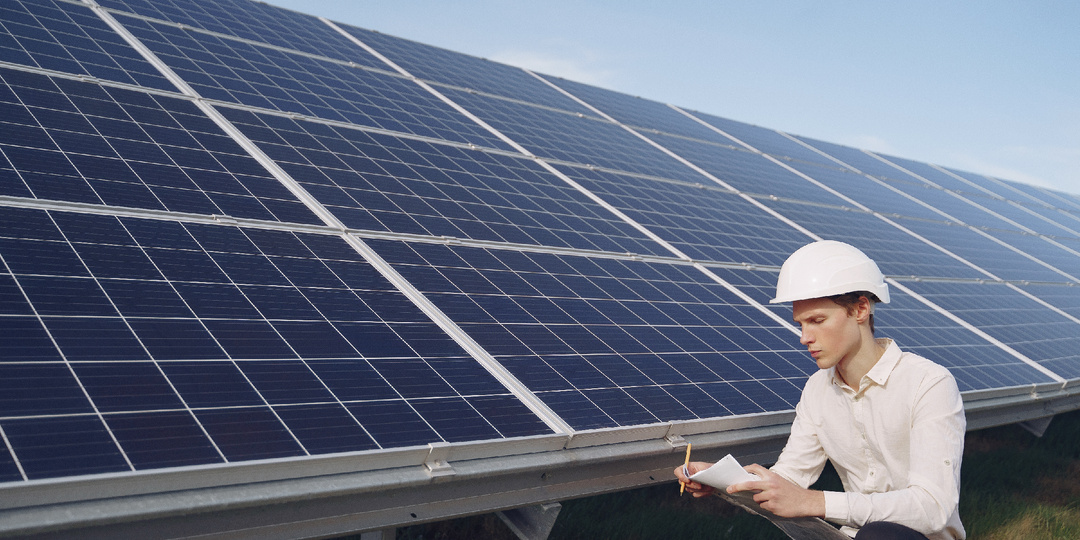 Зачем ученые катапультируют молекулы, разделяют полимеры и как это связано с сокращением расходов? Обзор инноваций в солнечной энергетике