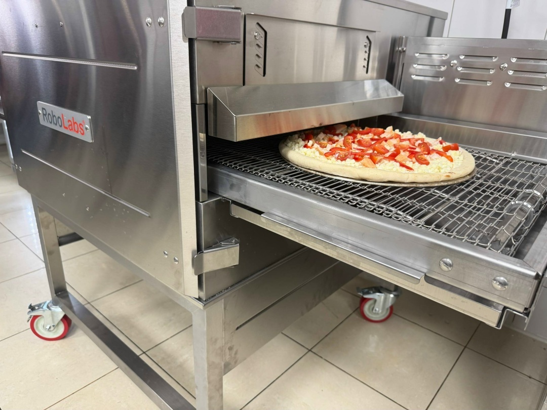 Конвейерная пицца-печь в кафе на Куйбышева 113