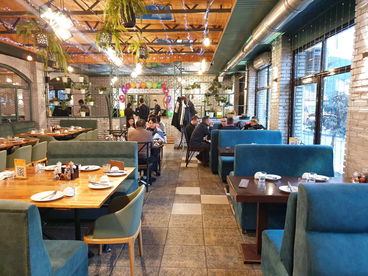 Первый зал ресторана "Шашлык City"