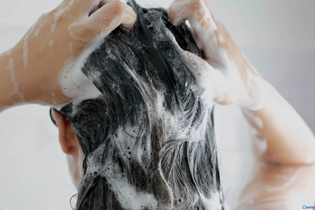 Фото с сайта: https://projetodemae.com/shampoo-aussie-tem-formol-entenda-a-composicao-dos-produtos/