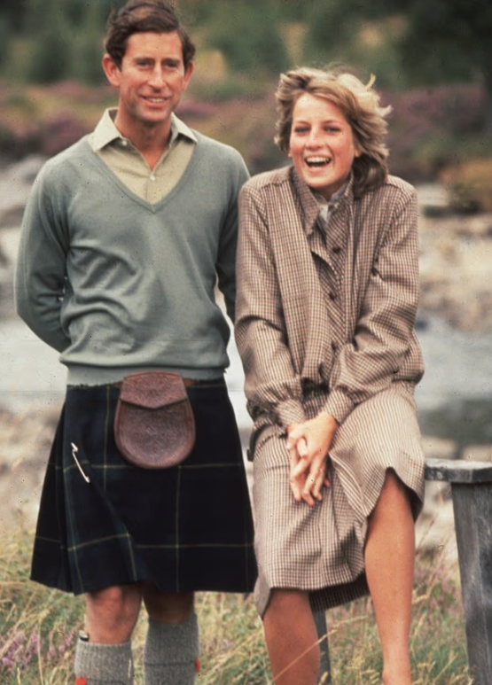 Вскоре мир будет в восторге от леди Дианы Спенсер, представив ее как великую историю любви. На бумаге Диана казалась идеальной королевской невестой.