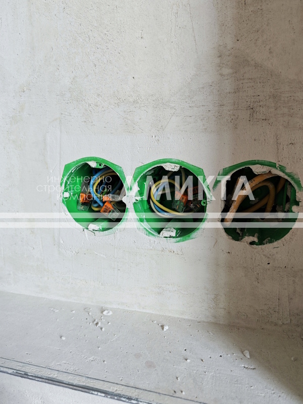 Монтаж и расключение подрозетников, источник изображения - https://amikta.ru/portfolio/montazh-inzhenernuh-system-koltusi