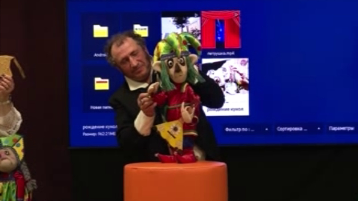    Кто «дёргает за ниточки» узнали юные гости Курского театра кукол