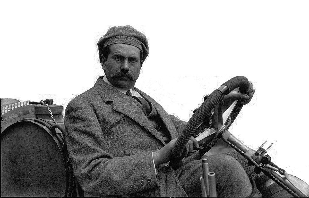 Рене Анрио - человек чье имя и носил самолет