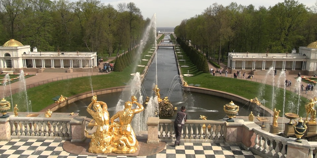 Большой дворец в Петергофе - великолепие императорской резиденции
