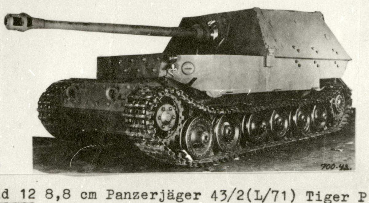 Создавался он совместно с Alkett.