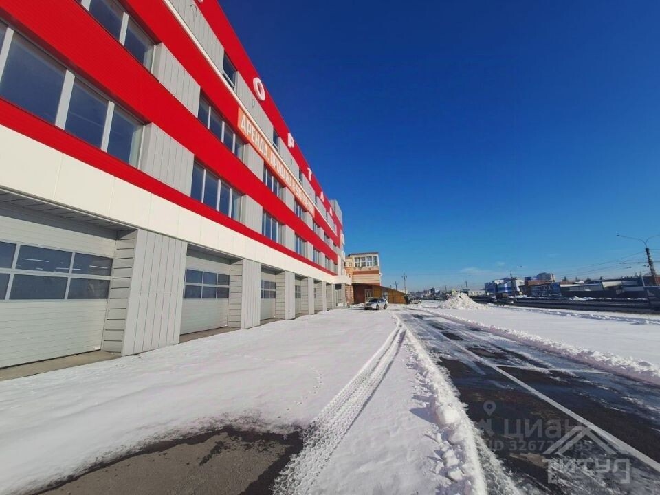    Торгово-офисный центр находится на улице Попова, 220Г. Источник: cian.ru