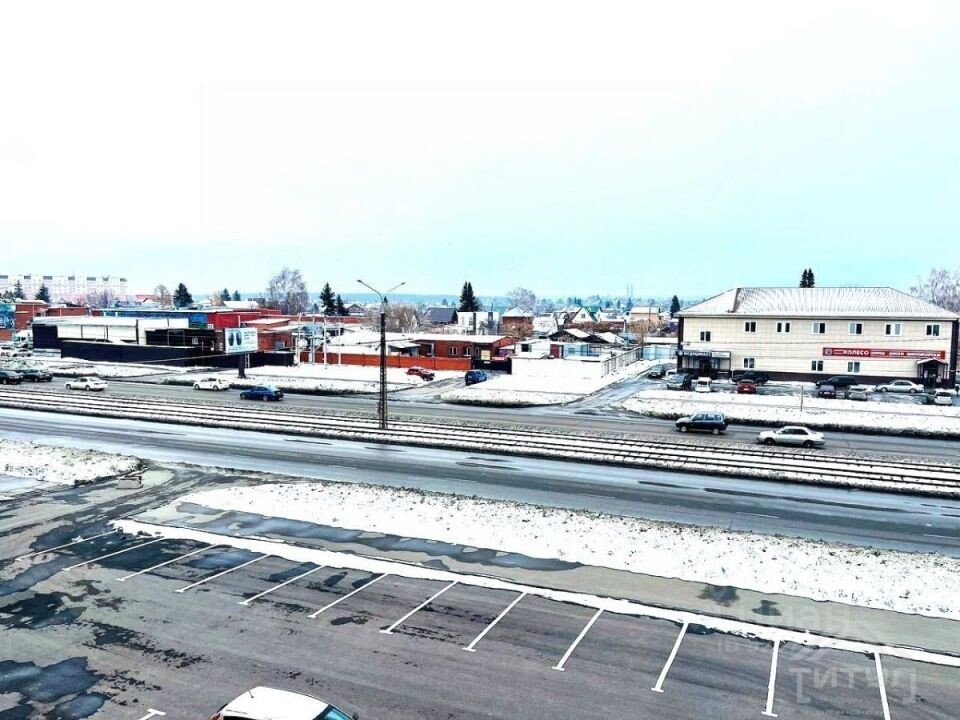    Торгово-офисный центр находится на улице Попова, 220Г. Источник: cian.ru