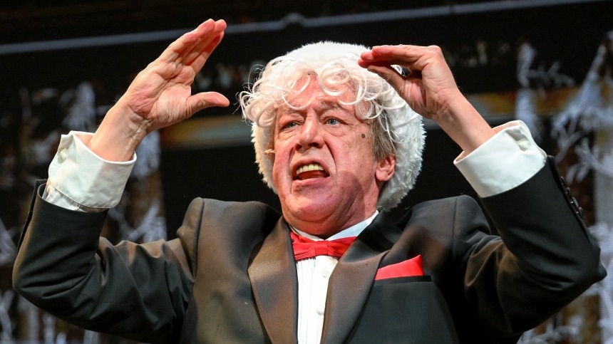 Лысый и в трусах: как страна простила покаявшегося Михаила Ефремова