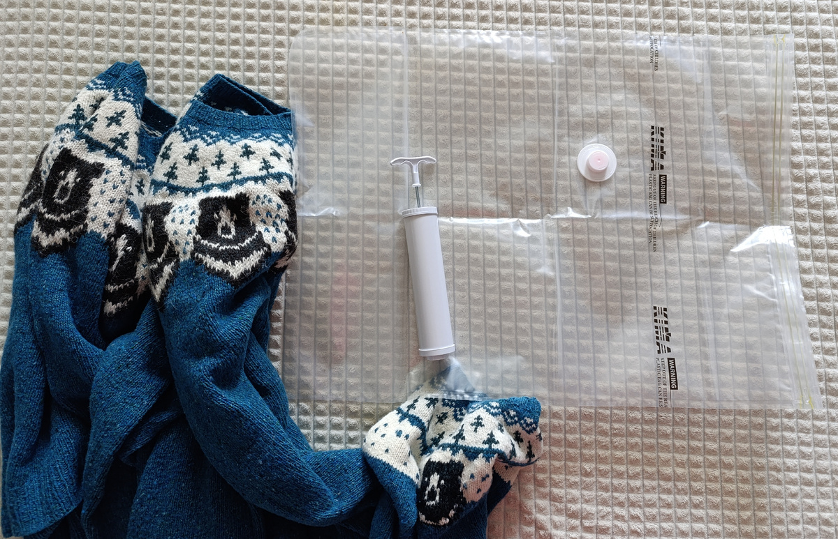 Вакуумный пакет с насосом (фото автора)