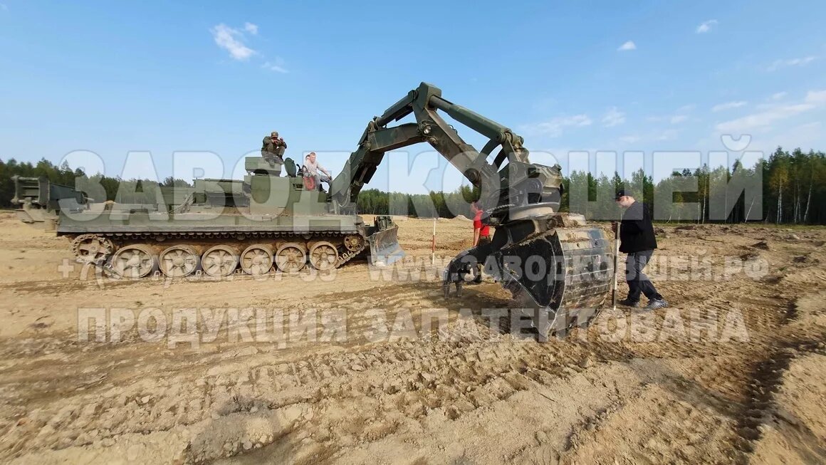 Поворотный захват на инженерный танк УБИМ от ЗАВОДа КОВШЕЙ. Тел: 8-911-927-67-35 Анатолий Григорьевич (СПб). Сайт: заводковшей.рф
