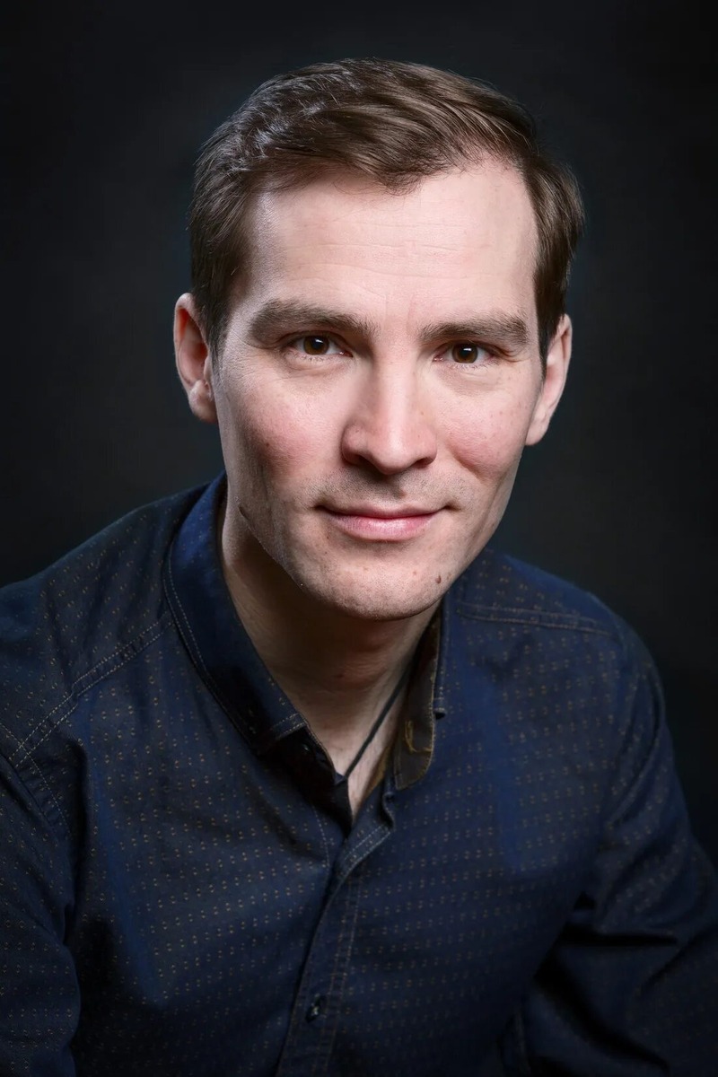 Роман Бучек, ведущий актер Театра кукол. Фото с официального сайта театра "Аистенок"