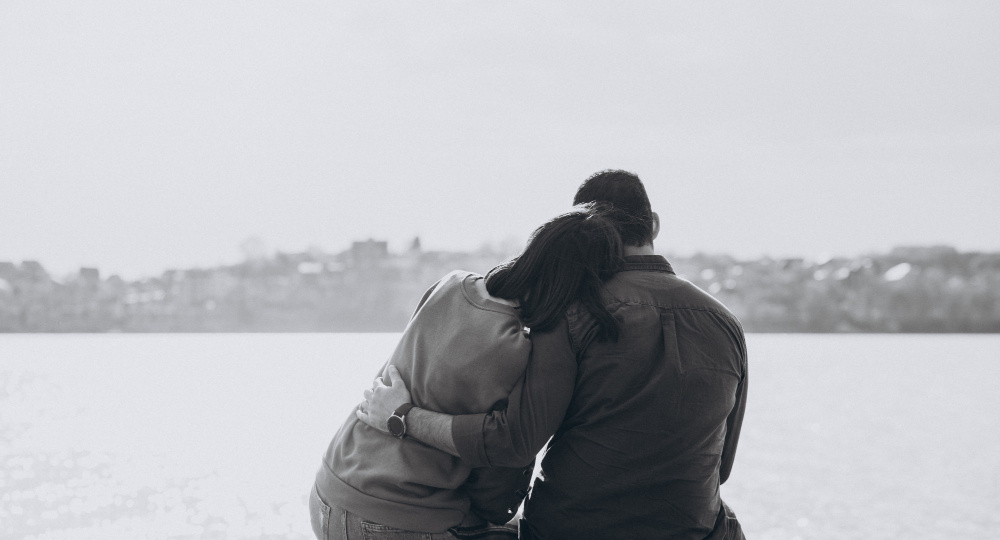 Вдвоём, но порознь: почему можно быть одиноким в браке и насыщенном в одиночестве