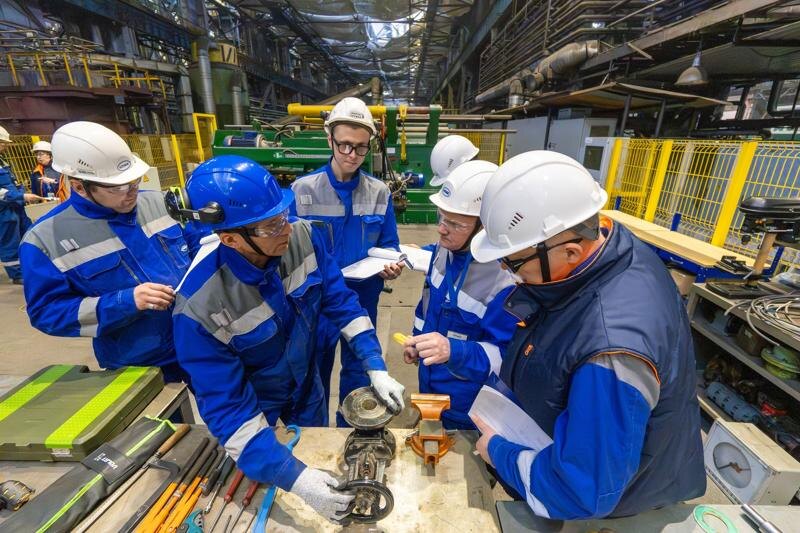    Фото в материале пресс-службы «ВИЗ-Стали». Сотрудники предприятия