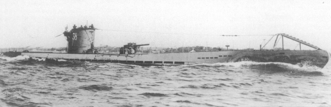 Крупный план 105-мм палубного орудия на U-38