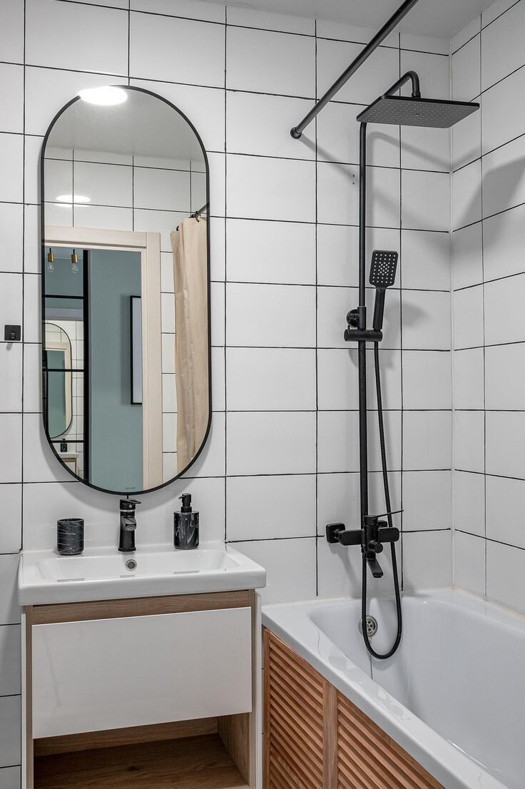 Черная душевая система в интерьере  (фото https://ru.pinterest.com/pin/844493674708450/)