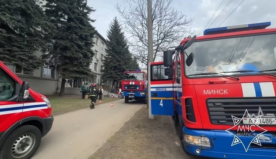   МЧС сообщило о пожаре в институте НАН Беларуси. Фото: стоп-кадр | видео МЧС.