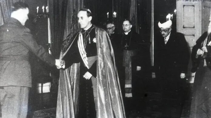 
Анте Павелич и Алойзие Степинац Архив Югославии. Открытые источники интернет.