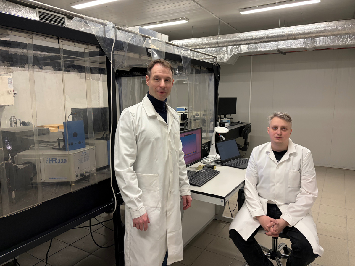 Члены научного коллектива: Илья Колесников — руководитель проекта, поддержанного грантом РНФ, доктор физико-математических наук, научный сотрудник Института химии, СПбГУ; Михаил Курочкин — исполнитель проекта, научный сотрудник Института химии, СПбГУ. Источник: Илья Колесников / Институт химии СПбГУ
