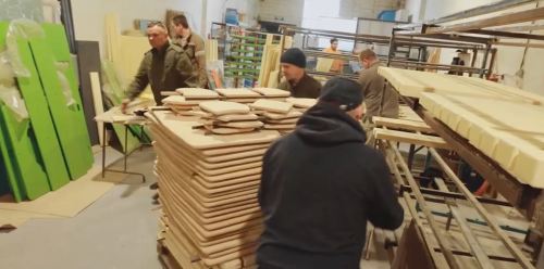 Производственный процесс / скриншот кадра видео Марии Костюк в Мах