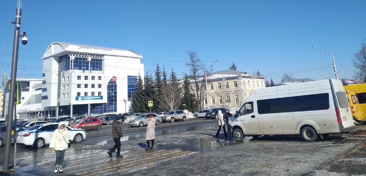 Уфа, ул. Заки Валиди: март, 2022 (личное фото)