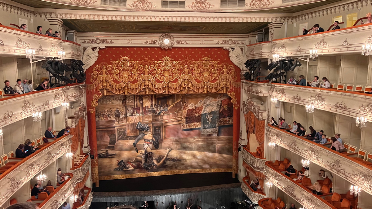 Здесь и далее кадры из балета «Спартак», фото автора