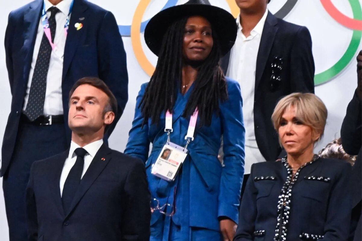    Эммануэль и Брижит Макроны на церемонии открытия Олимпийских игр в Париже.