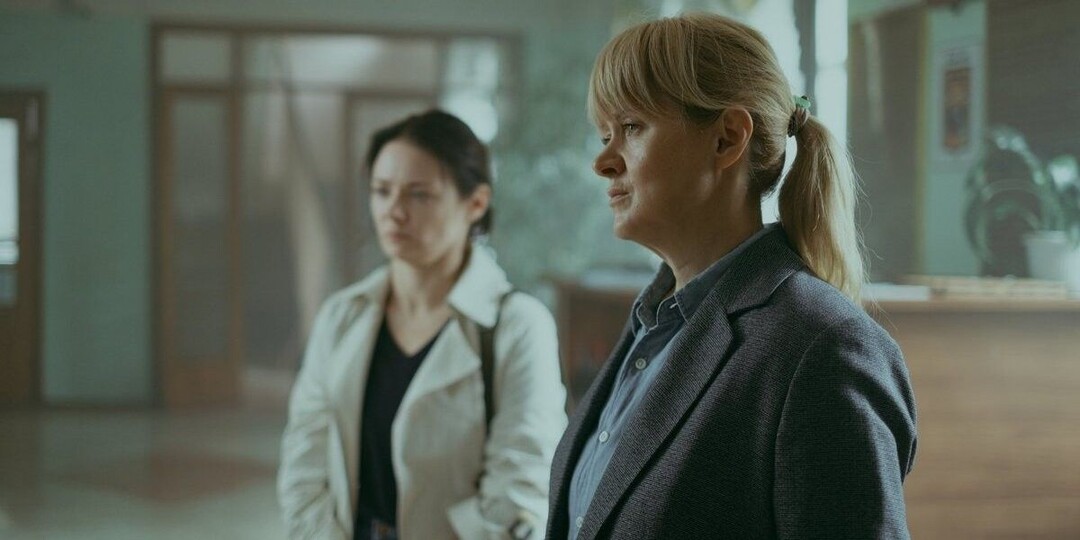 Топ-10 лучших сериалов на Okko с высоким рейтингом: комедии, драмы и фэнтези