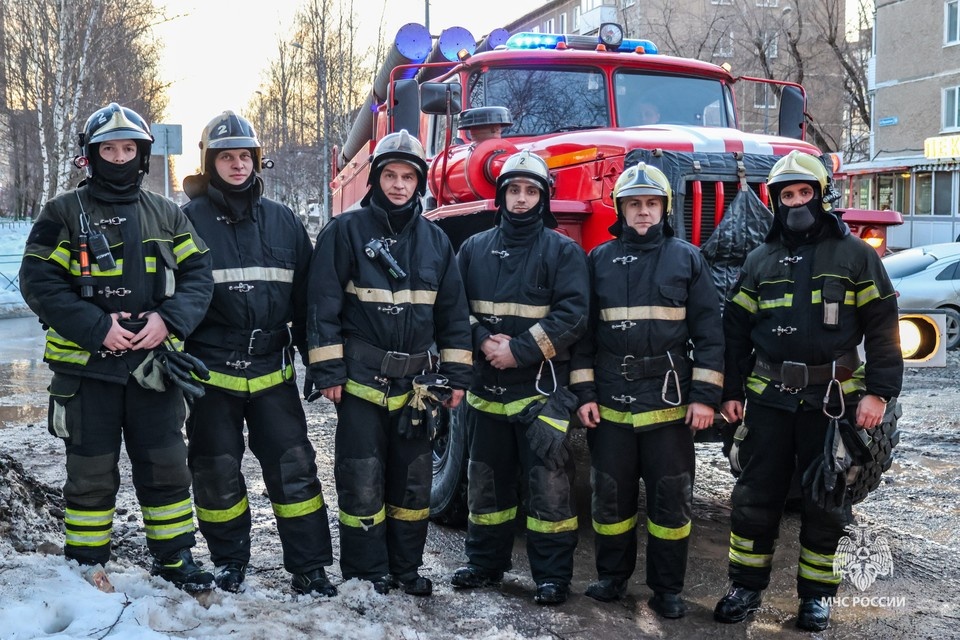    Пожарный караул, который спас ребенка. Фото: ГУ МЧС по Пермскому краю.