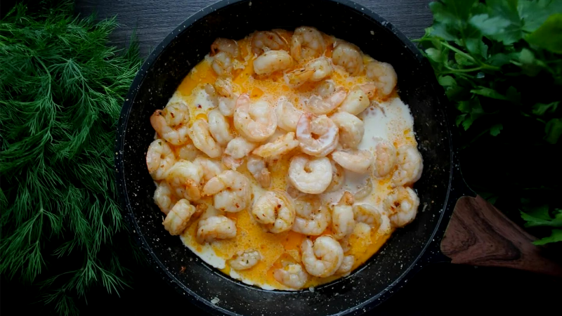 Креветки в сливочном соусе: простой рецепт ресторанного блюда за 15 минут