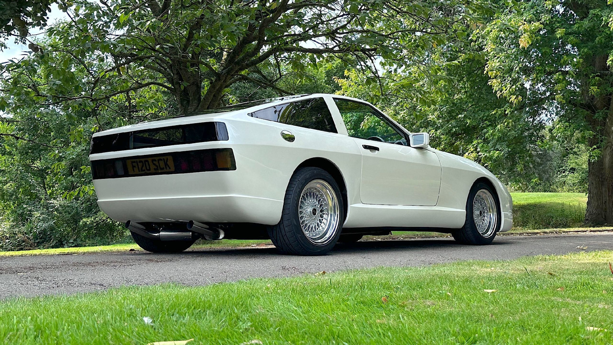 TVR White Elephant 1988 года