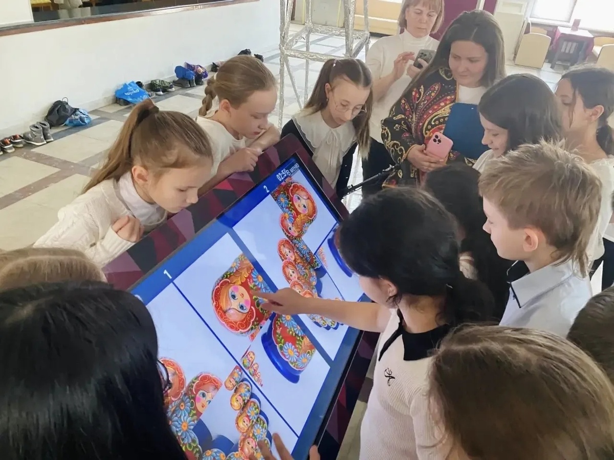 ДК им М.И. Калинина, "Пазлы" на интерактивном столе