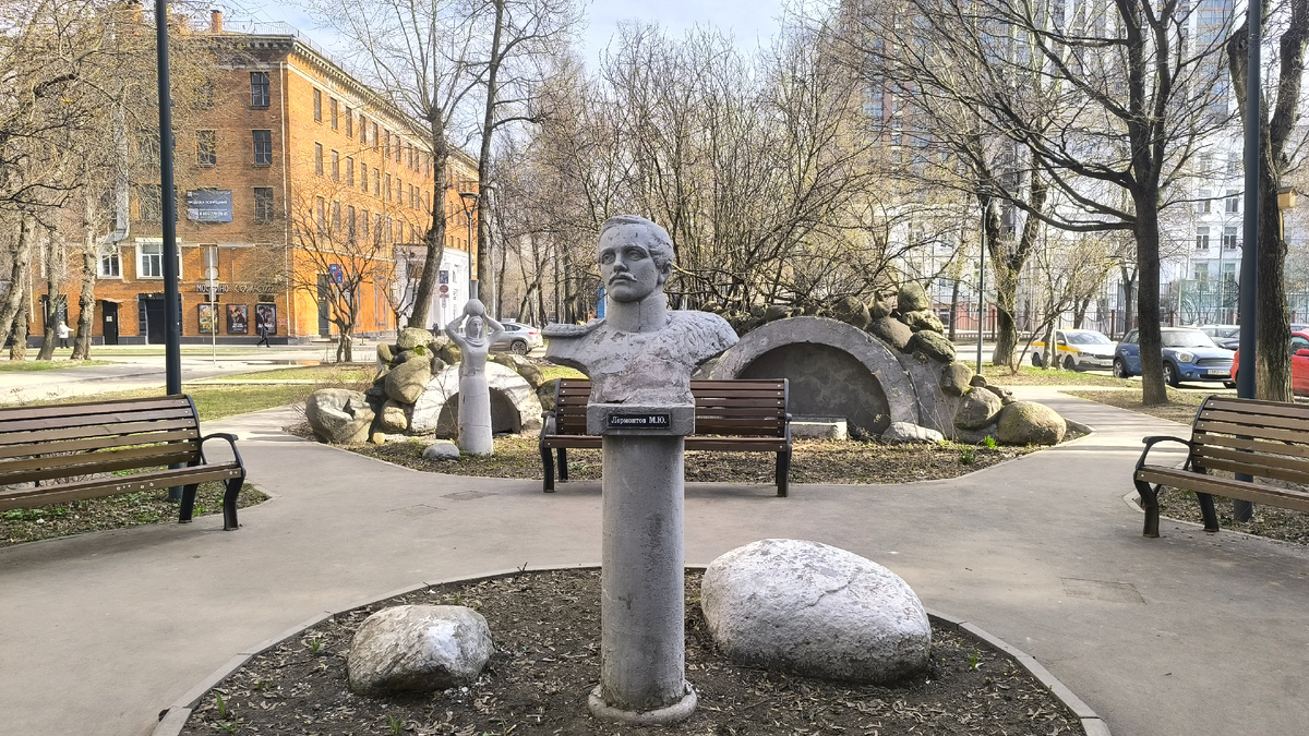 Сквер М. Ю. Лермонтова на Профсоюзной улице