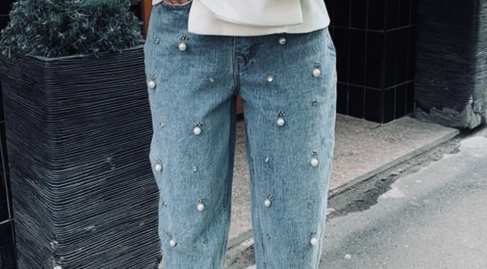 3 модели джинсов, которые делают походку легче - и один вариант, который незаметно «утяжеляет» образ