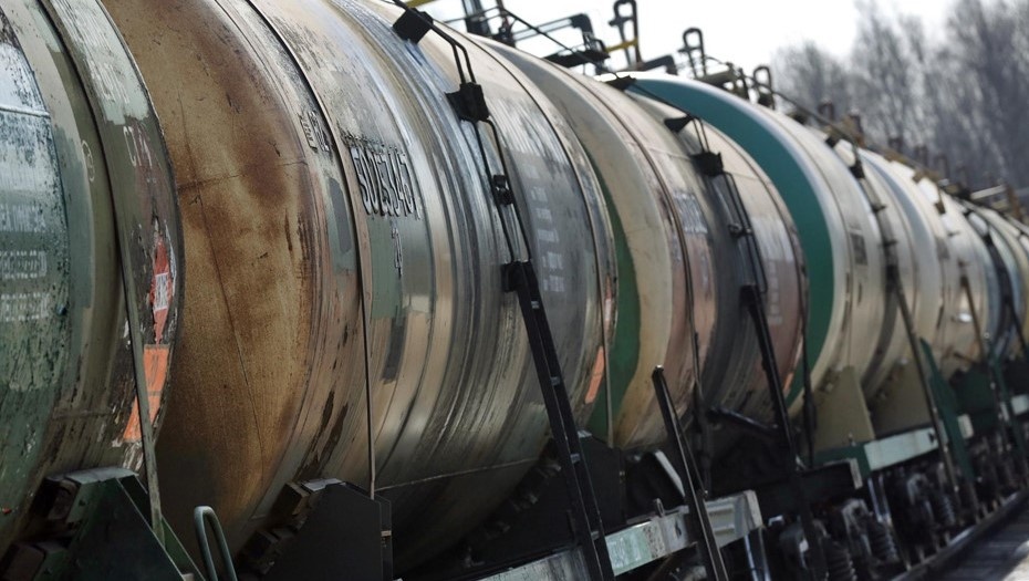    Цистерны с нефтепродуктами. Автор фото: Ковалев Петр