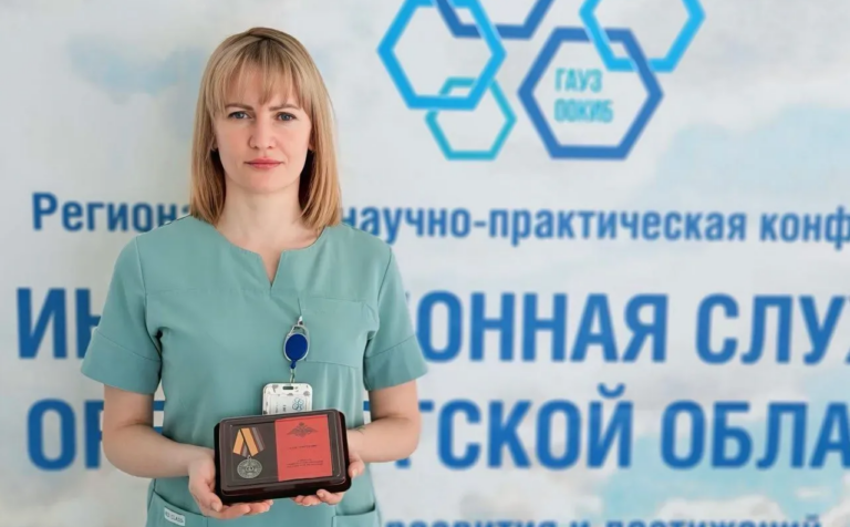    Медсестра из Оренбургской области награждена медалью Минобороны Оренбуржье