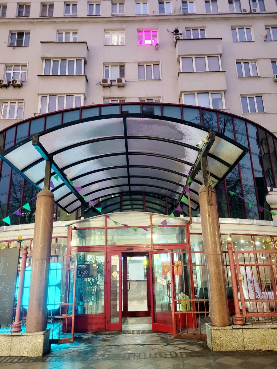 Выставка "Большая страна" снаружи 