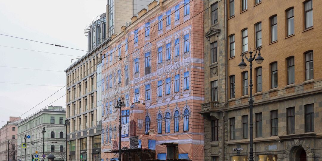 Что скрывается за строительными лесами на Невском проспекте